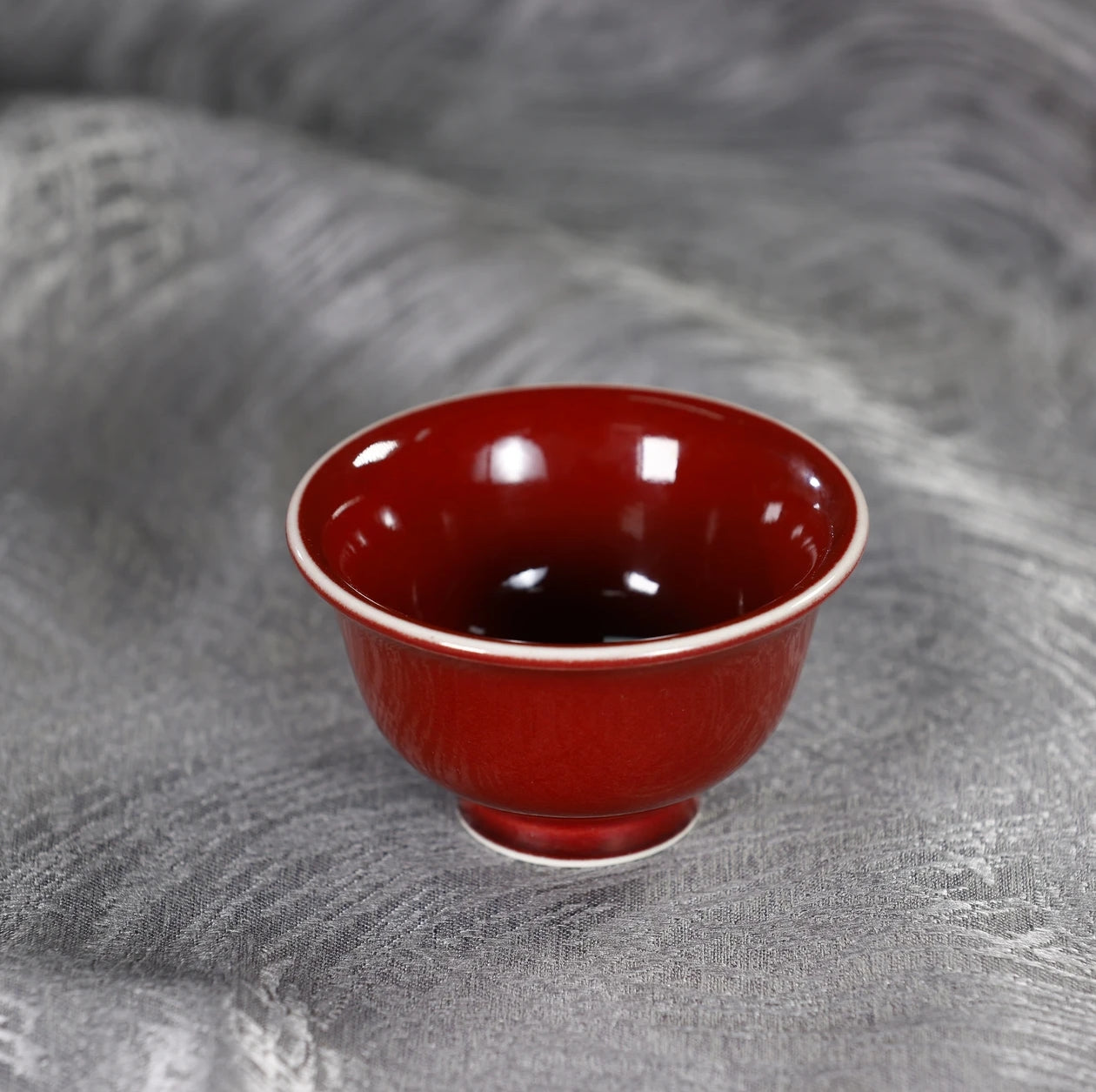 Liujianfeng one color youjihong YaShou CUP 刘建锋窑单色釉霁红压手杯